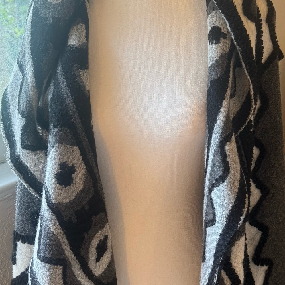 Max Studio Black and Gray Geometric Oversized Sweater vest One Size